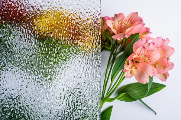 Diamant incolor — Sticlă ornamentată la comandă, Sticlă & Piatră